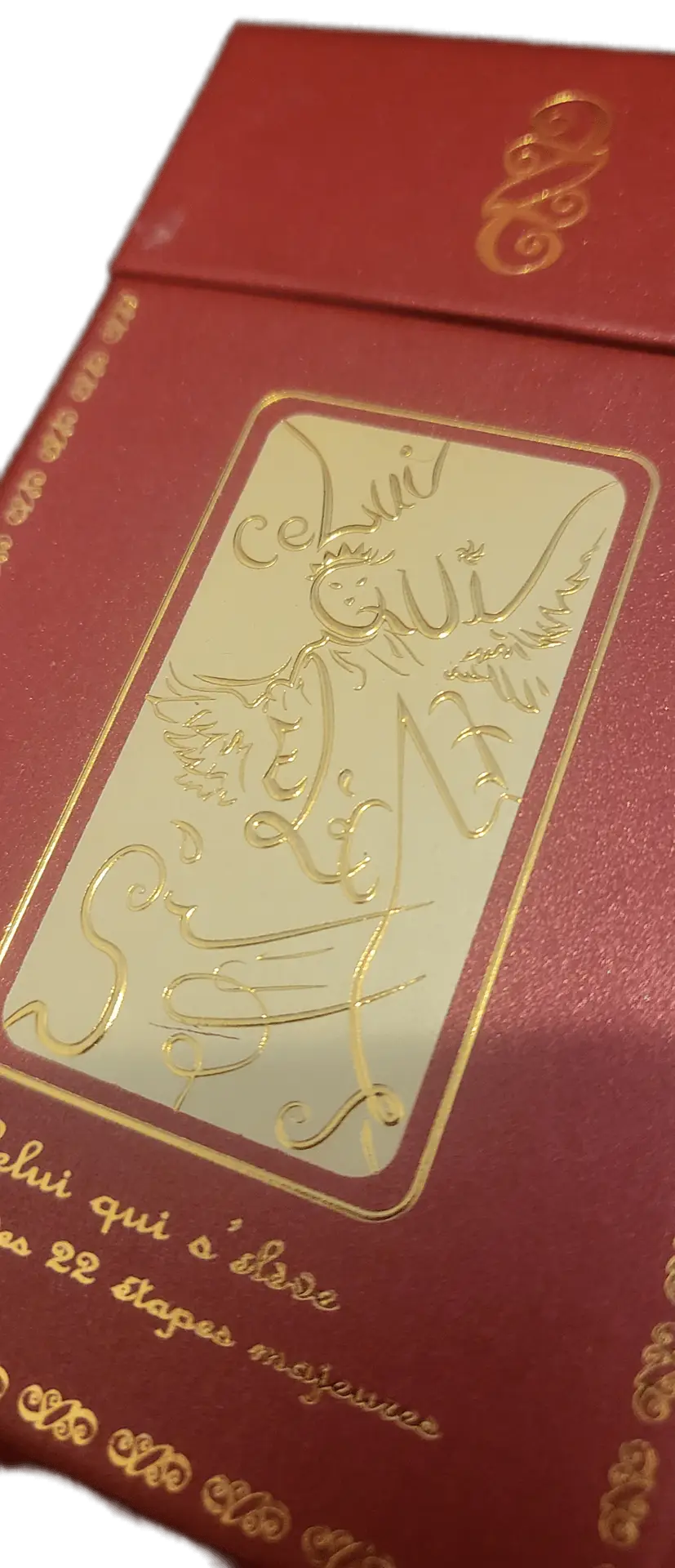 boîte celui qui s'élève d'Aliyass Ké ivoire et OR